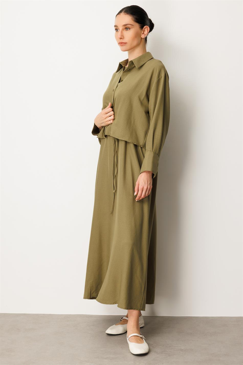 Aller Bovenstuk en Mouwloze Binnenkant Zijden Jurk Ferace-Khaki