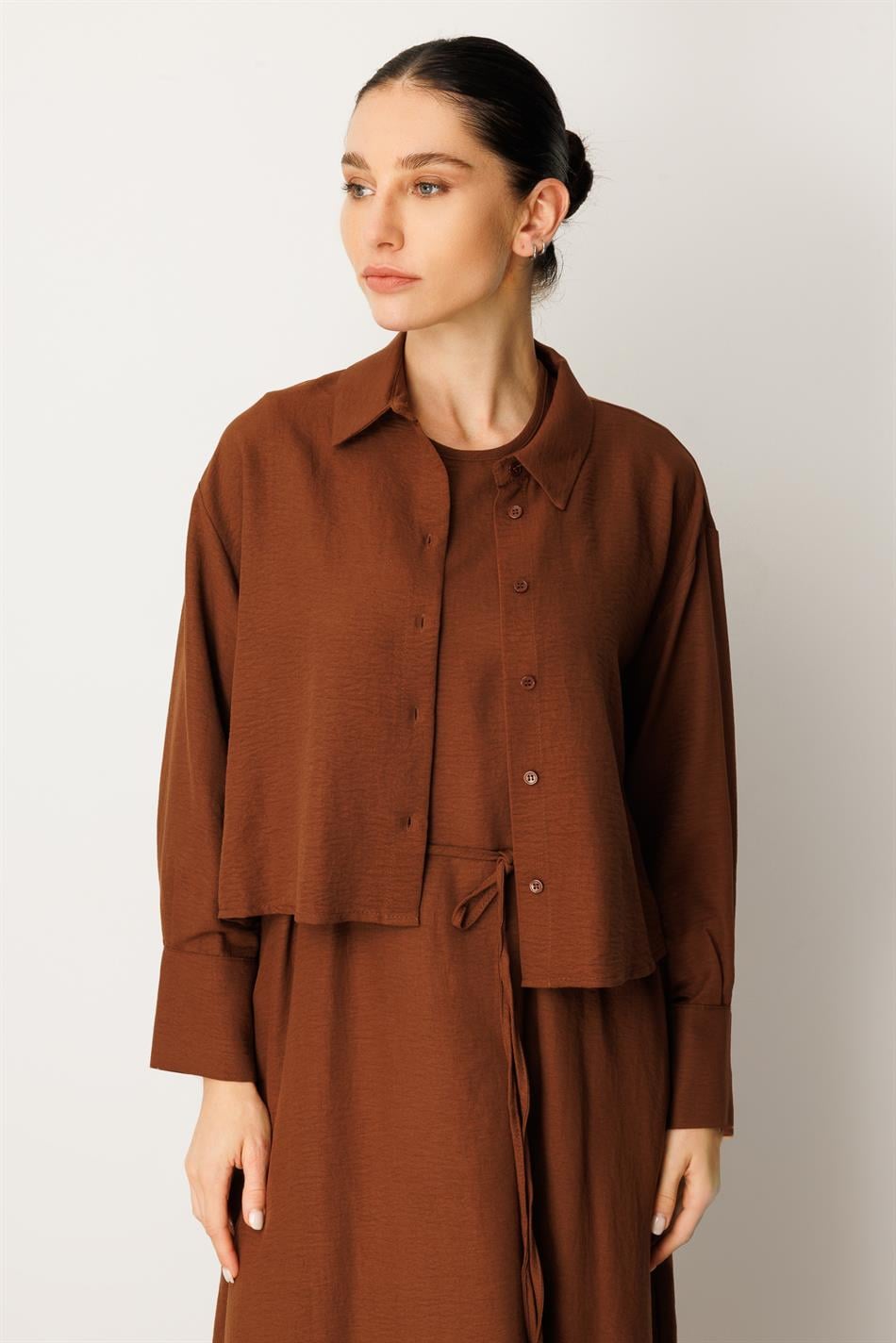 Aller Seidenkleid Abaya-Braun, bestehend aus Oberteil und ärmellosem Unterkleid