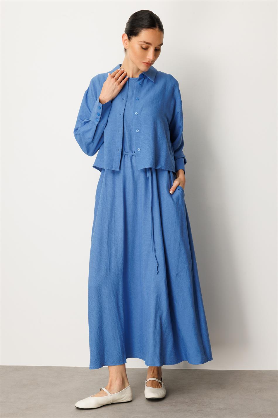 Aller Zijden jurk met bovenstuk en mouwloos binnenstuk in Ferace-blauw