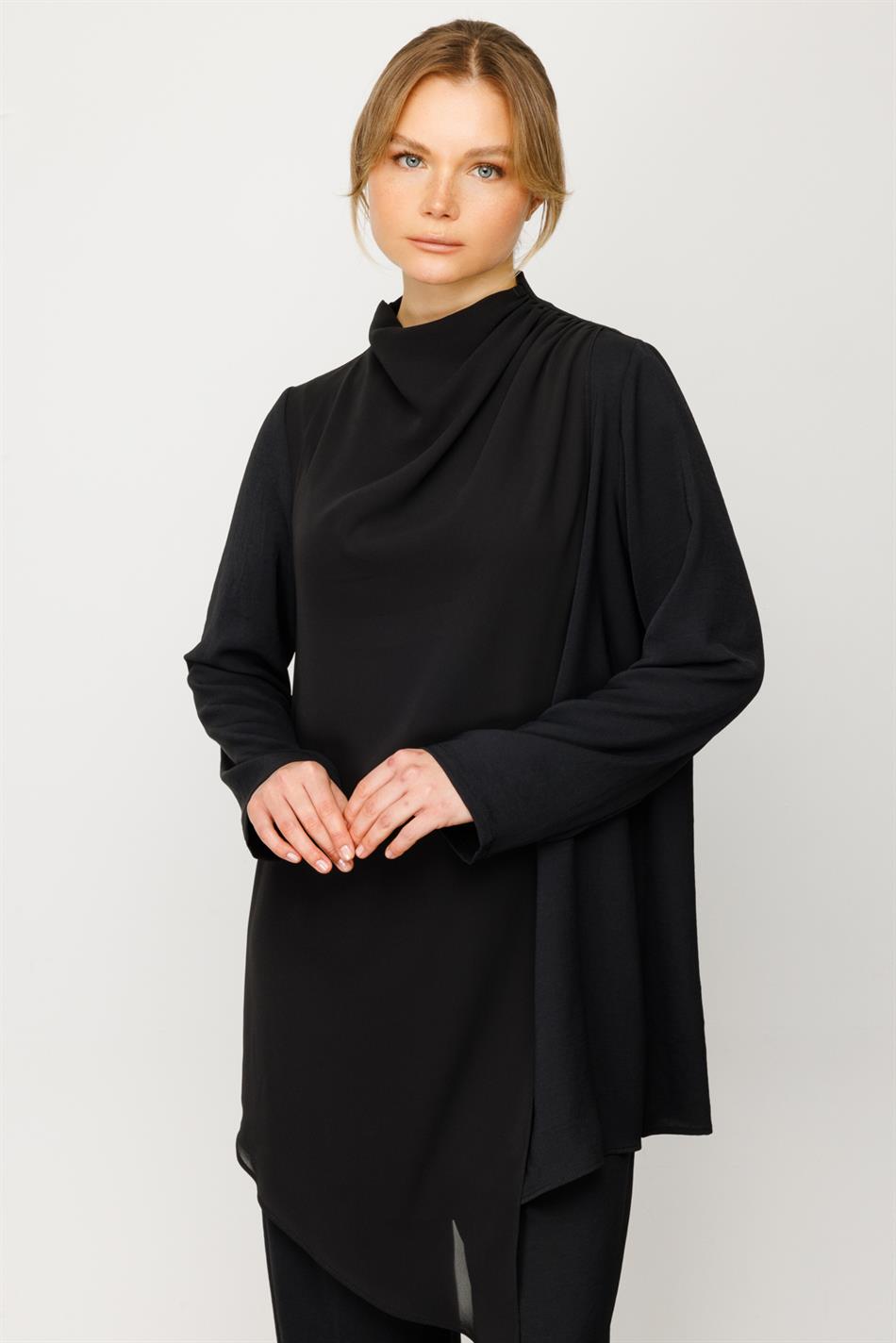 Angel Şifon Üst Beden Garni Detaylı Zor Kırışan Nefes Alan Özel Dokuma Zamansız Takım-Siyah