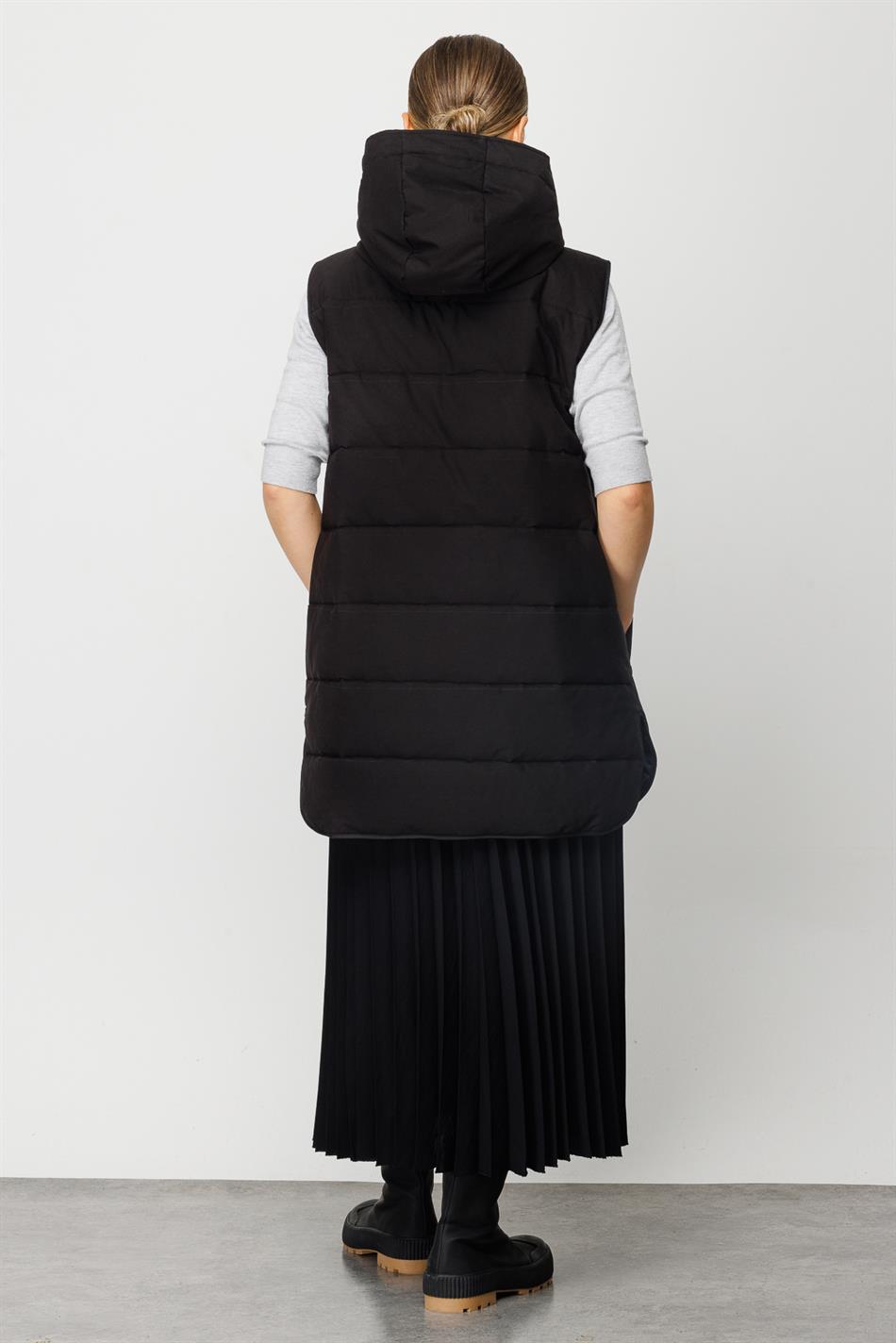 Omba Örtüyü ilə Yorğanlı Yastıqlı Rəngli Astarlı Zamansız İdman Jileti - Qara