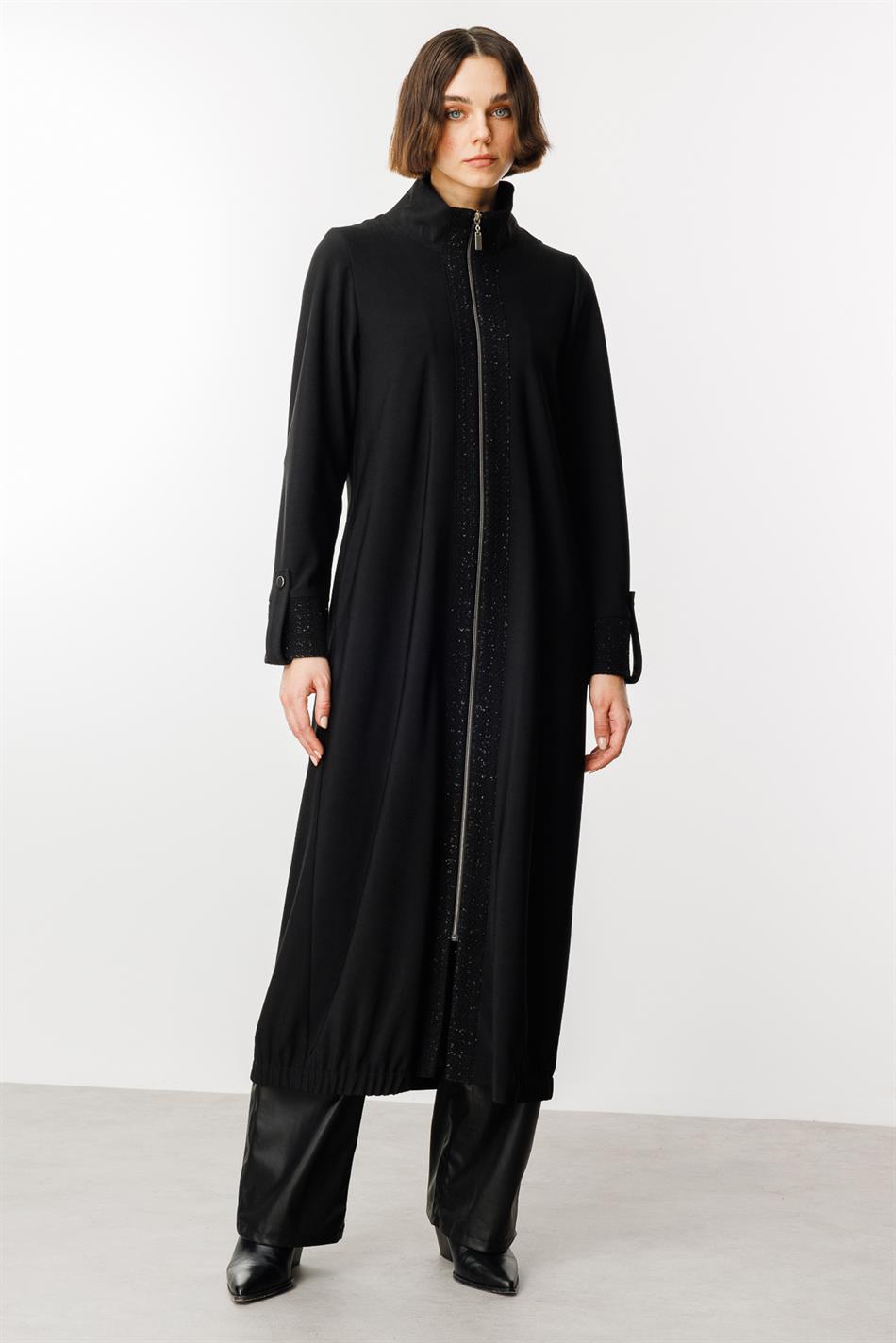 CHALE Garni Drapierte Abaya aus weichem Stoff - Schwarz