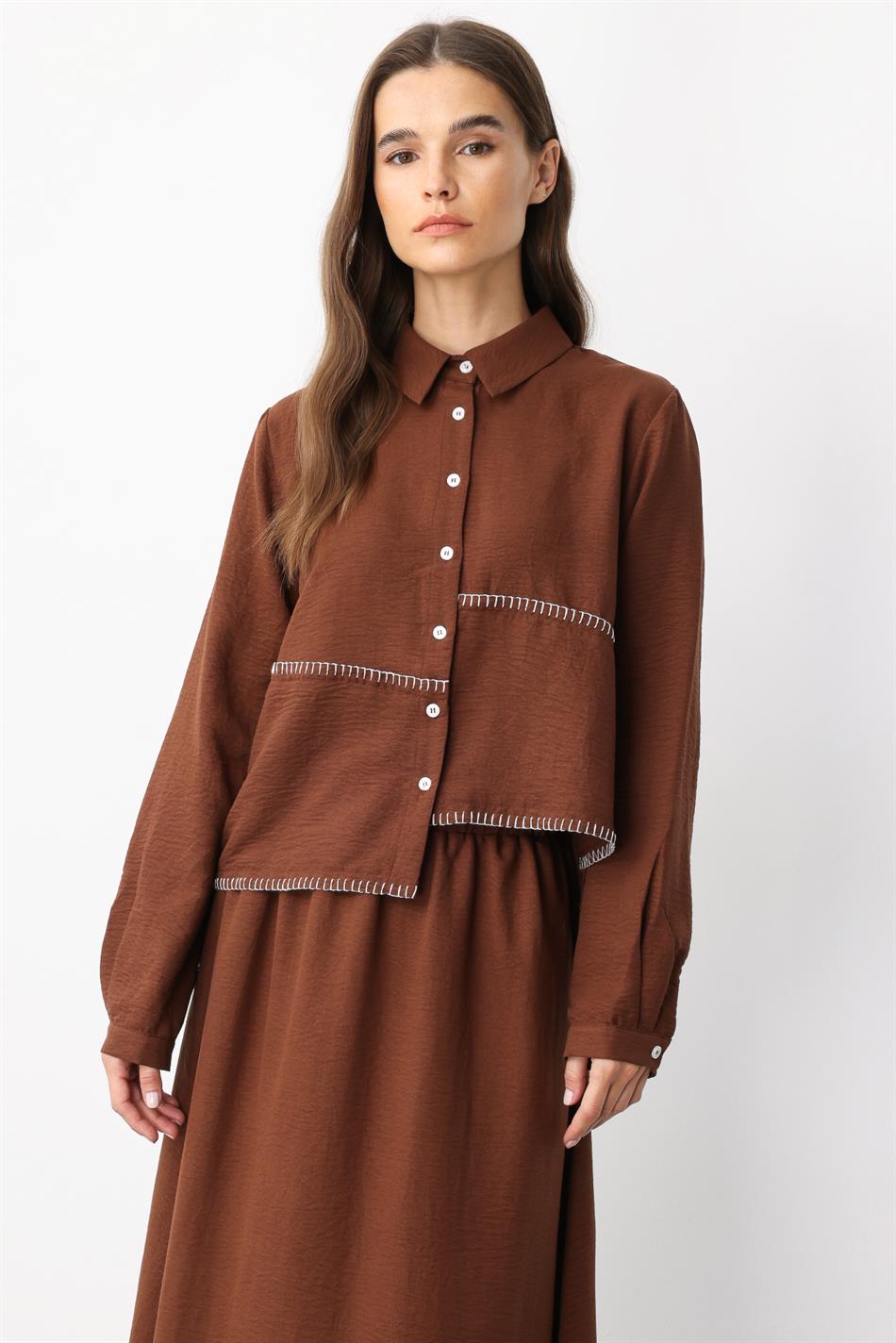 Rok/tuniekset met zijdezachte textuur en geborduurde randjes - Koffie