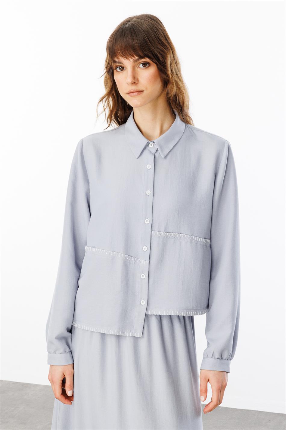 Rok/tuniekset met zijdeachtige textuur en geborduurde rand - Grijs