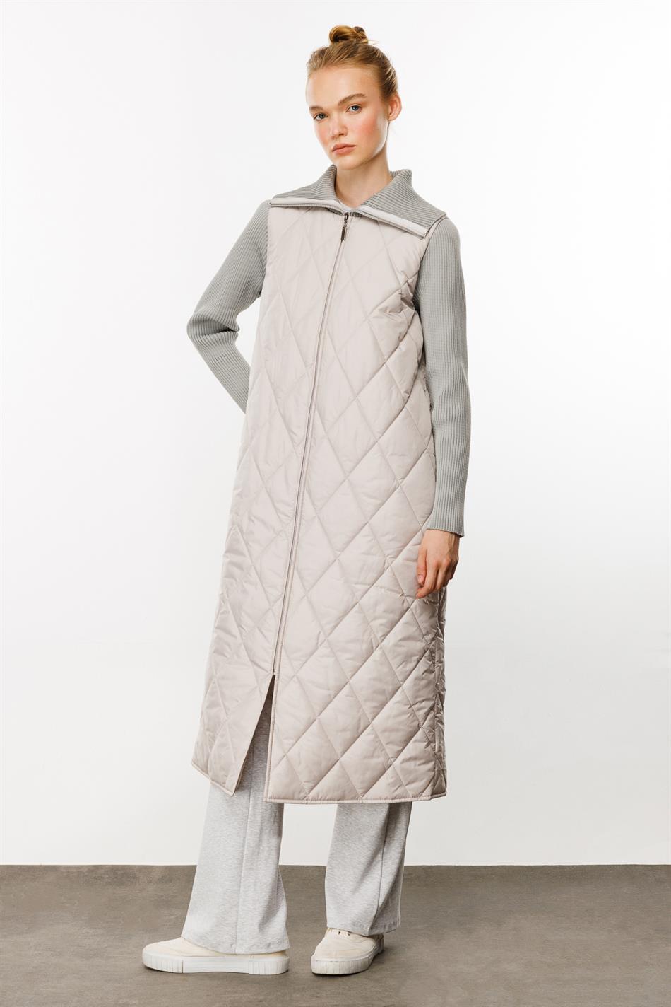 Classy Triko Yaka ve Kol Detaylı Hafif Herdaim Şık Görünmezi Sağlıcak Kalite Fiyat Ürünü Manto Kaban-Gümüş