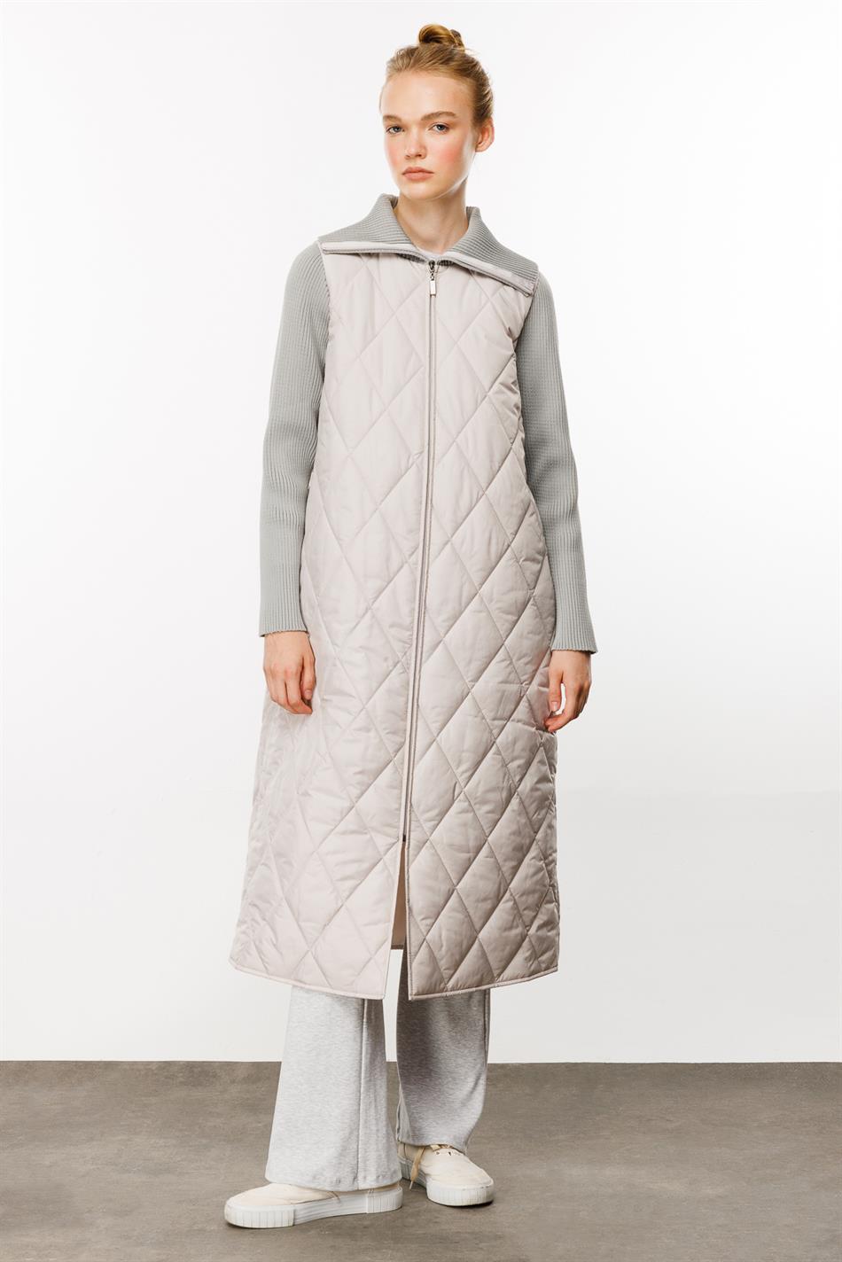 Classy Triko Yaka ve Kol Detaylı Hafif Herdaim Şık Görünmezi Sağlıcak Kalite Fiyat Ürünü Manto Kaban-Gümüş