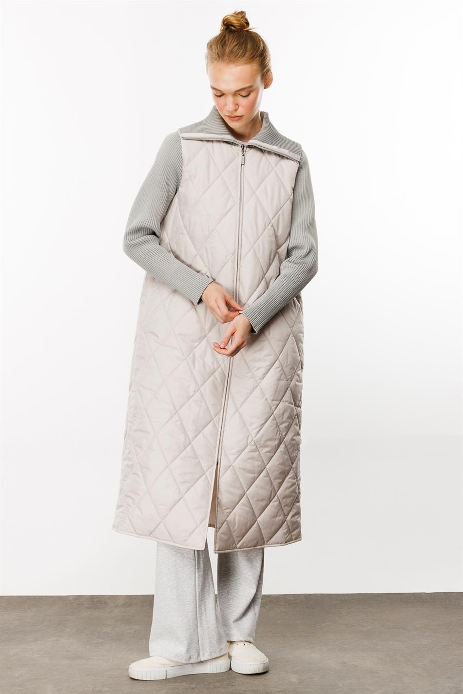 Classy Triko Yaka ve Kol Detaylı Hafif Herdaim Şık Görünmezi Sağlıcak Kalite Fiyat Ürünü Manto Kaban-Gümüş