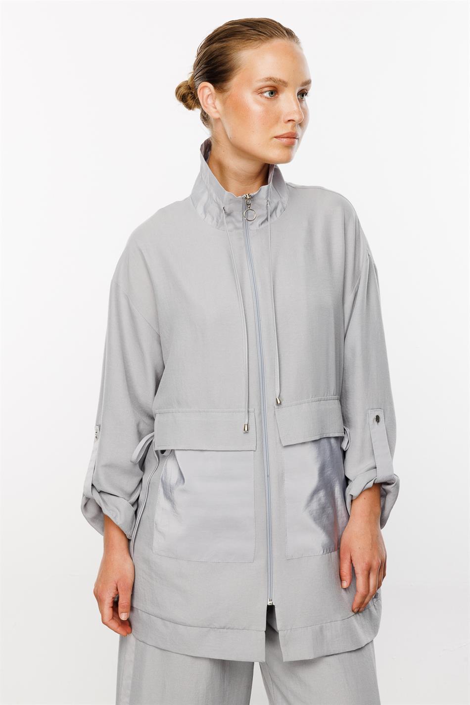 Comfortabel, sportief en chic pak van lichtgewicht zijde met plooien in de taille - Grijs