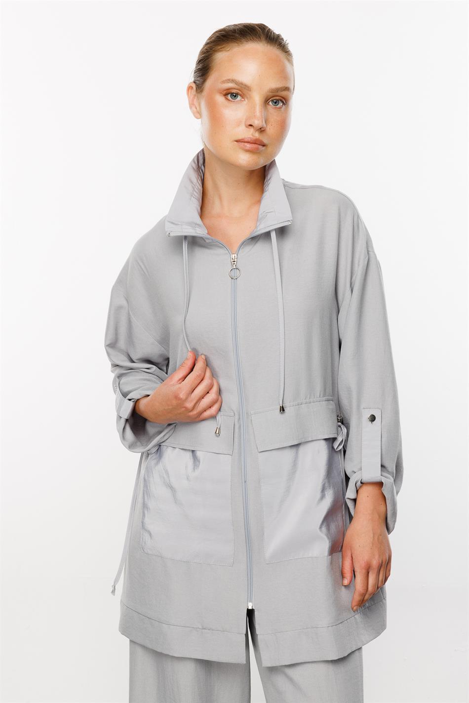 Comfortabel, sportief en chic pak van lichtgewicht zijde met plooien in de taille - Grijs