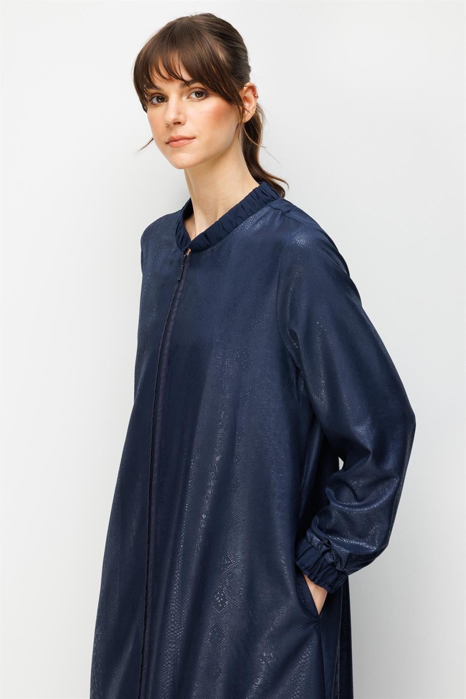 CROCODILE Özel Desen Soft Kumaş ve Yaka Kol İpekçe Garni Zamansız Ferace-Laci