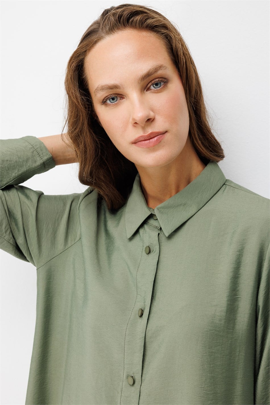 Doğal İçerik Dökümlü Kumaş Arka Aller Detaylı Düğme Kapamalı Spor Maxi Elbise Kap Ferace-Haki