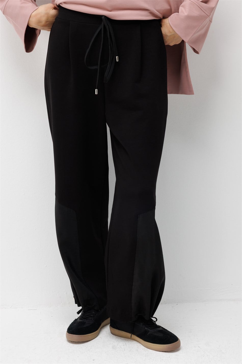 Duo Panel Detaylı Spor Pantolon-Siyah