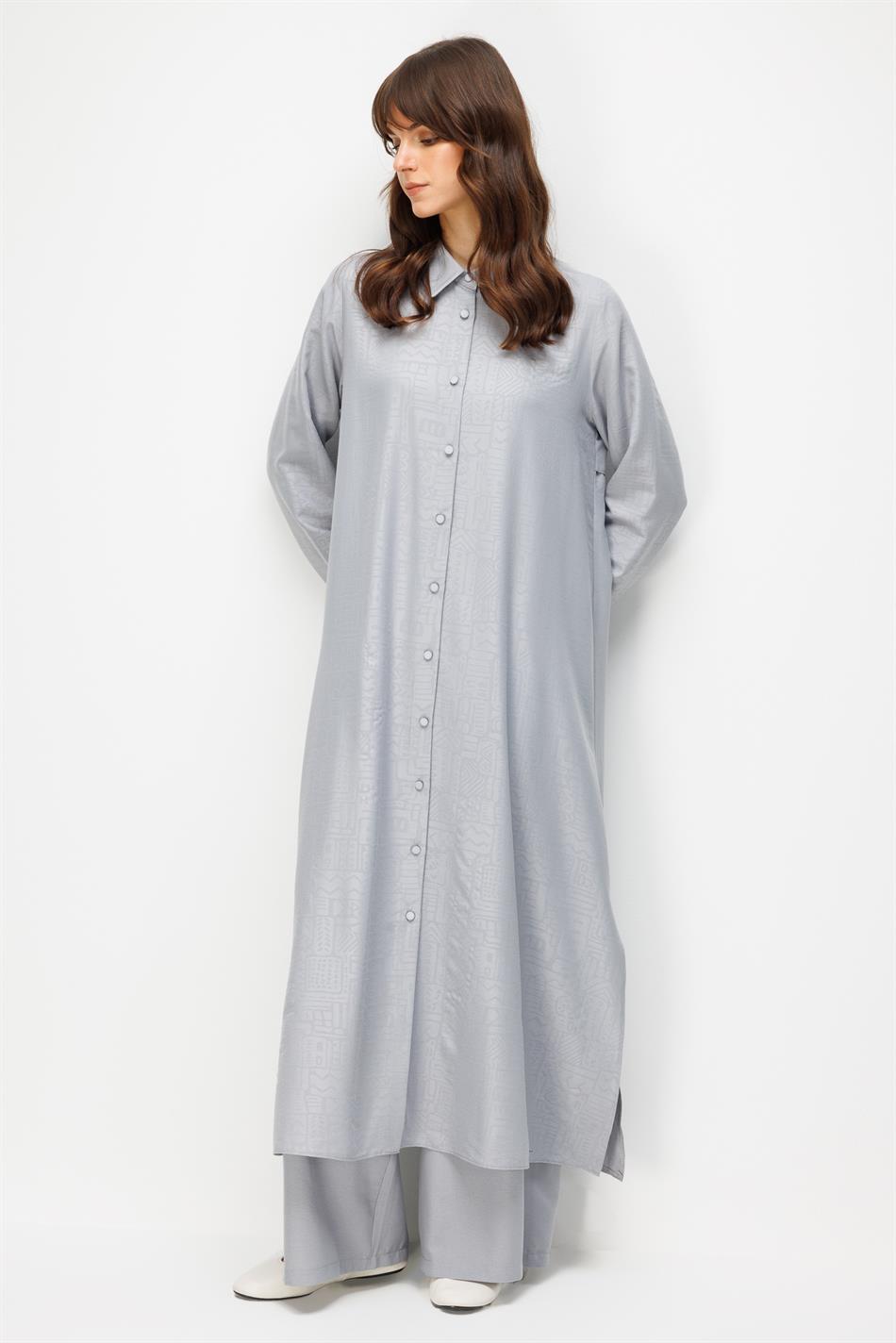 FENIX Özel Desen Soft Kumaş Beden İpekçe Sırt Aller Detaylı Maxi Tunik ve Pantalon Kombinli TAKIM-Gri