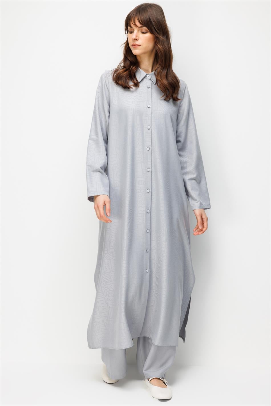 FENIX Özel Desen Soft Kumaş Beden İpekçe Sırt Aller Detaylı Maxi Tunik ve Pantalon Kombinli TAKIM-Gri
