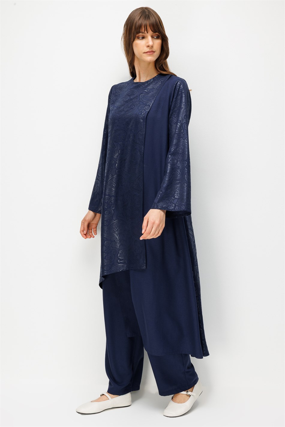 FLORAL Özel Desen Soft Kumaş ve Yaka Kol İpekçe Garni Zamansız Pantalonlu Takım-Laci