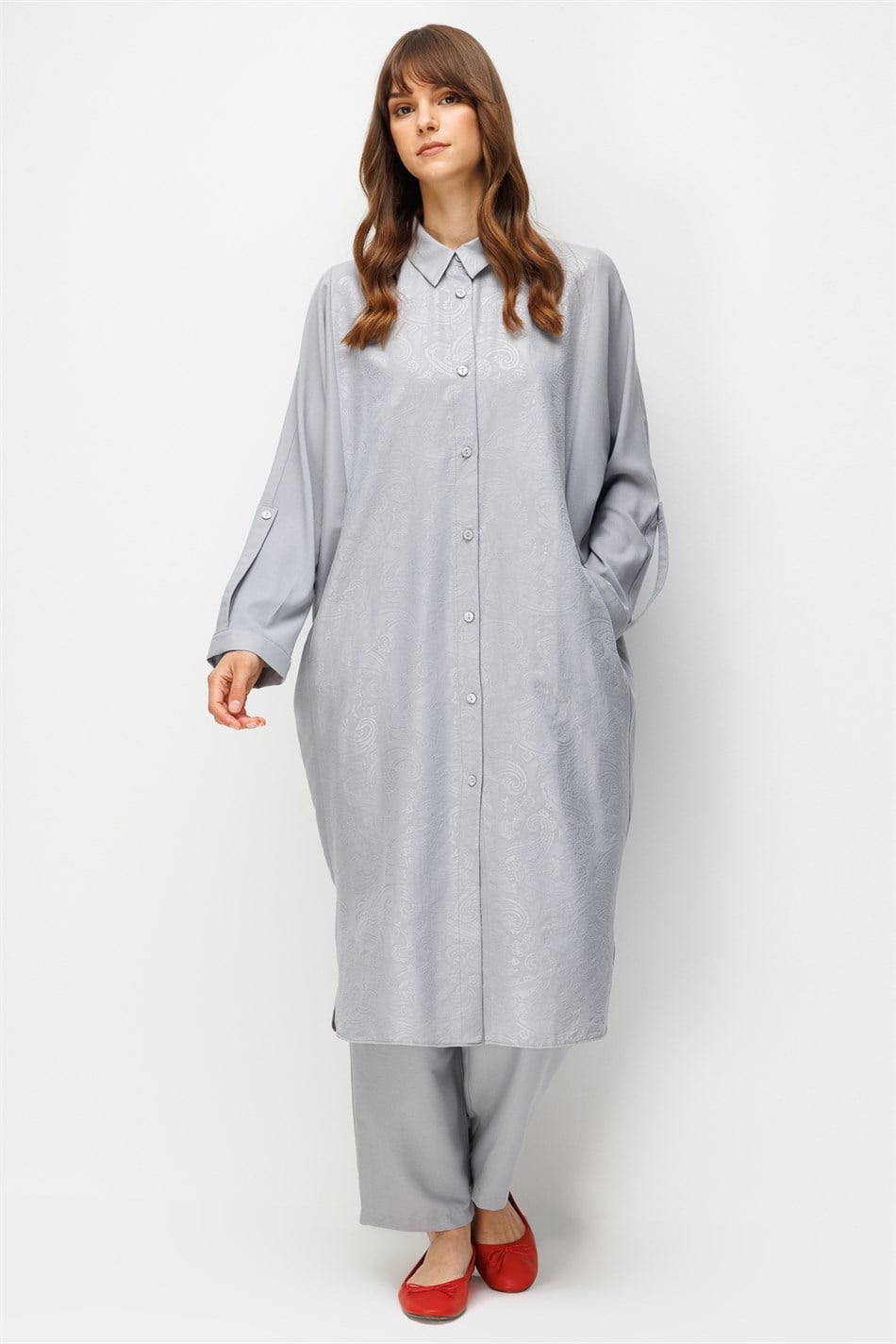 FLORAL Özel Desen Soft Kumaş ve Yan Bant Detaylı İpekçe Garni Zamansız Maxi Tunik-Gri