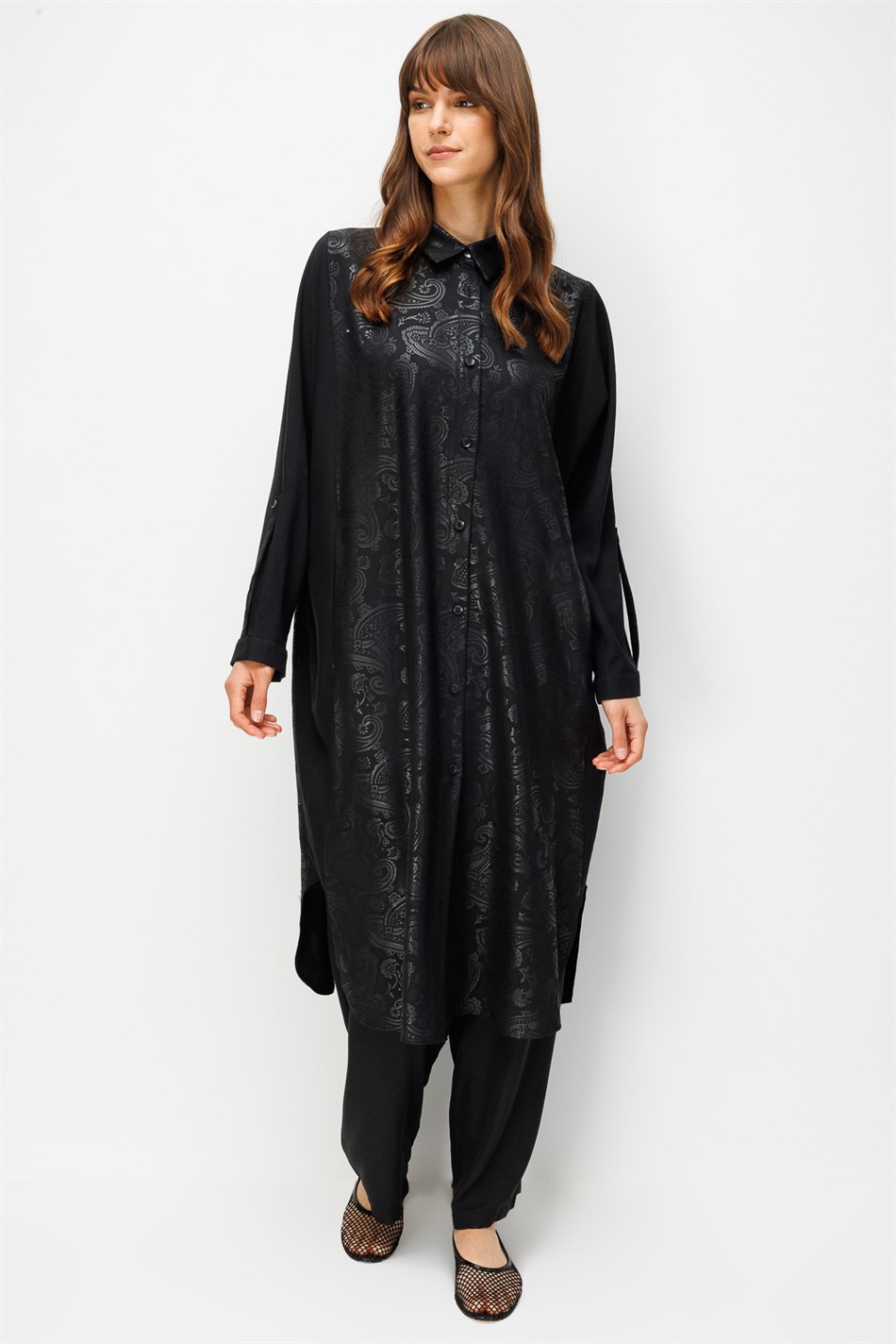 FLORAL Özel Desen Soft Kumaş ve Yan Bant Detaylı İpekçe Garni Zamansız Maxi Tunik-Siyah
