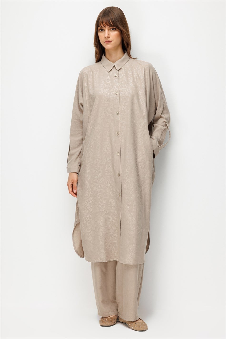 FLORAL Özel Desen Soft Kumaş ve Yan Bant Detaylı İpekçe Garni Zamansız Maxi Tunik-Taş
