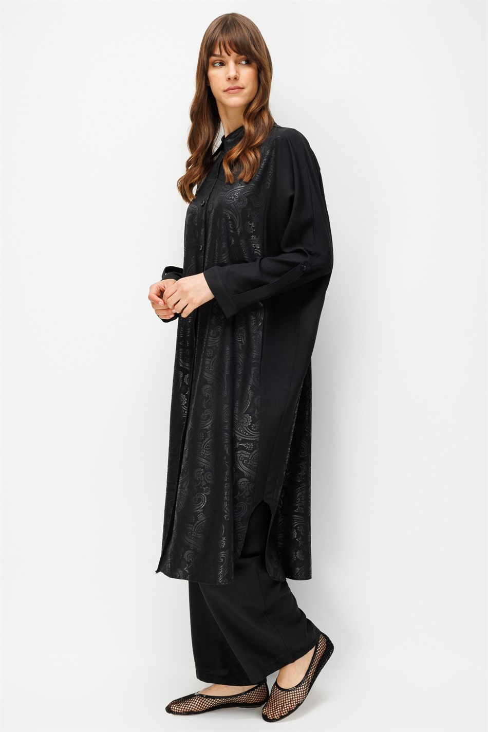 FLORAL Özel Desen Soft Kumaş ve Yan Bant Detaylı İpekçe Garni Zamansız Maxi Tunik-Siyah