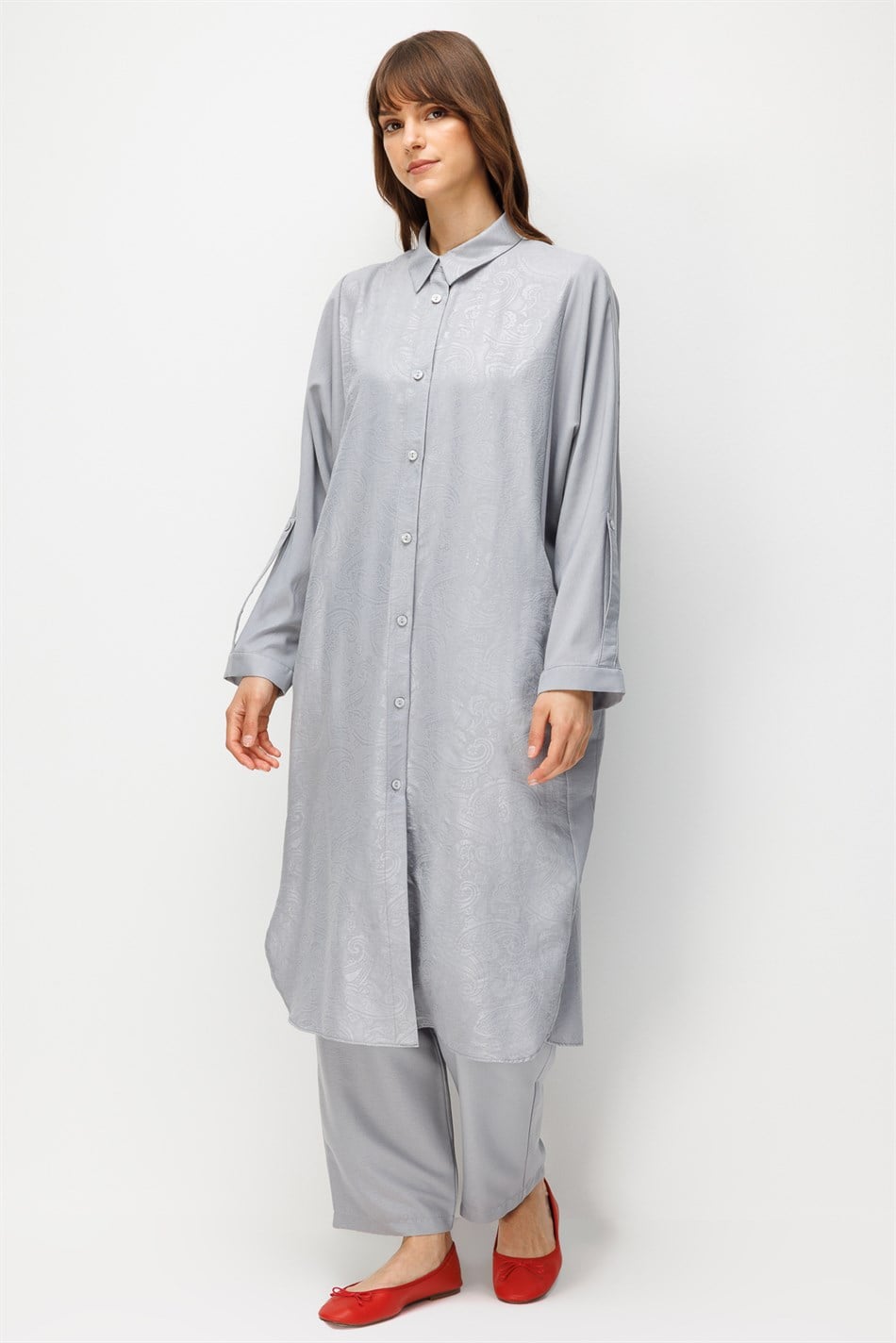FLORAL Özel Desen Soft Kumaş ve Yan Bant Detaylı İpekçe Garni Zamansız Maxi Tunik-Gri