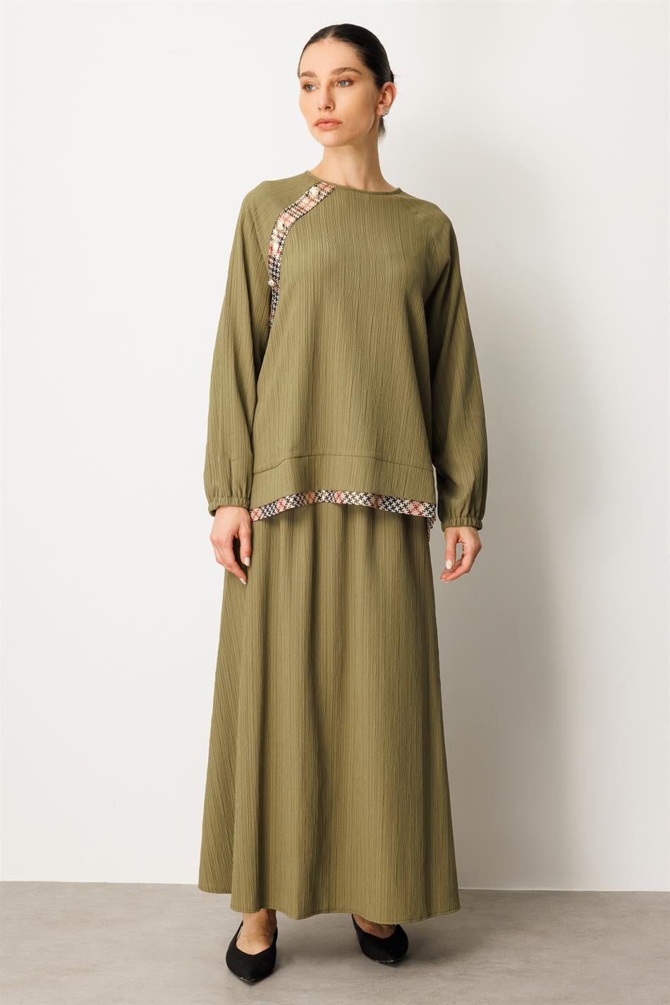 Elegant Skirt Set with Garni Detailing and Special Woven Design - Khaki