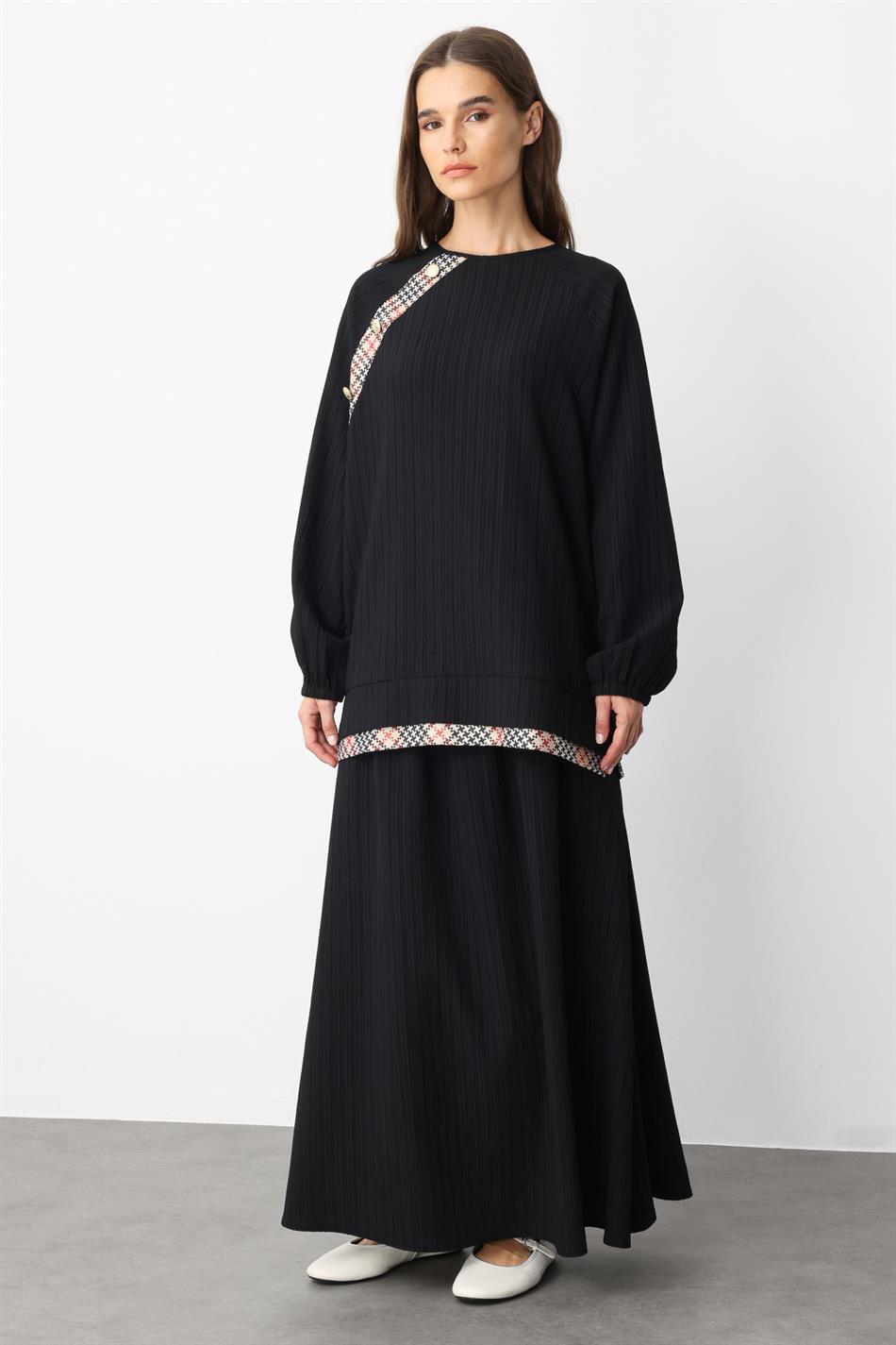 Elegant Skirt Set with Garni Detail, Special Woven Fabric - Black