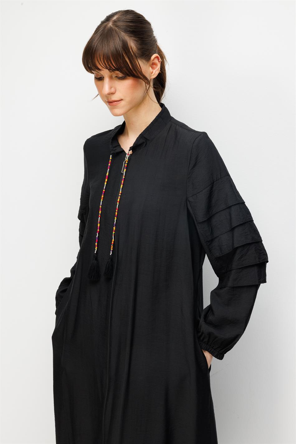 Goldy %85 LyoCELL Soft Kumaştan Kat Kat Aller Parçalarla Süslü Kol Elişi Kolye Detaylı Özel Ferace-Siyah