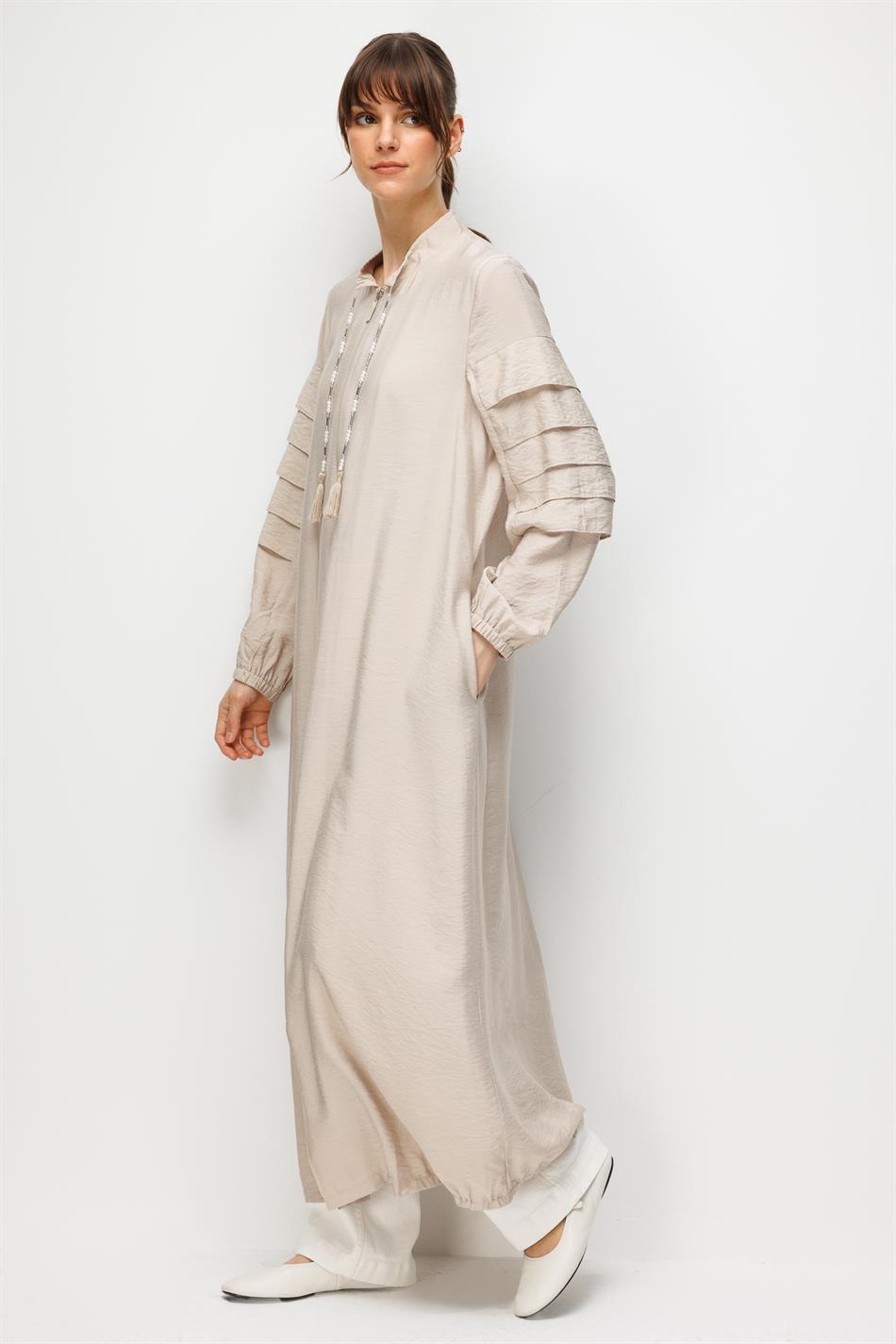 Goldy %85 LyoCELL Soft Kumaştan Kat Kat Aller Parçalarla Süslü Kol Elişi Kolye Detaylı Özel Ferace-Taş