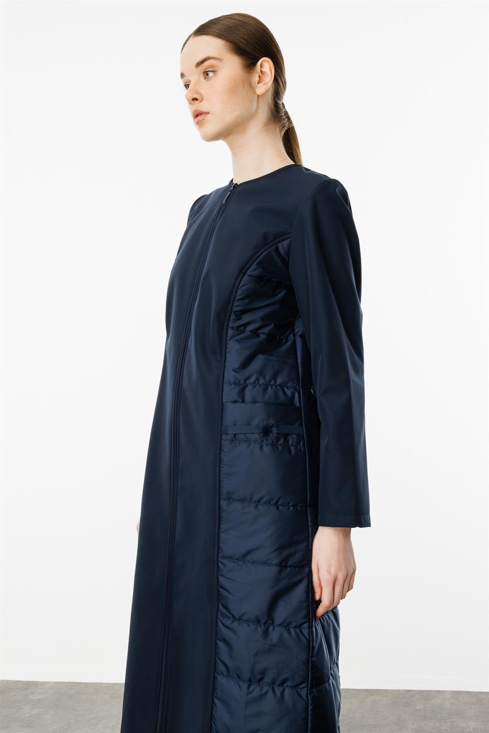 Leichter, bequemer, gesteppter, fleecegefütterter, körperbetonter, maßgeschneiderter Mantel/Jacke - Marineblau.