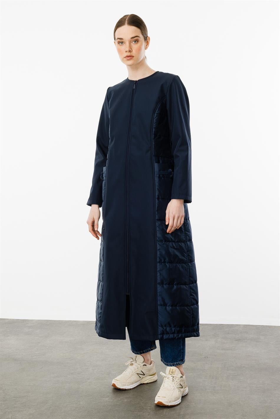 Leichter, bequemer, gesteppter, fleecegefütterter, körperbetonter, maßgeschneiderter Mantel/Jacke - Marineblau.