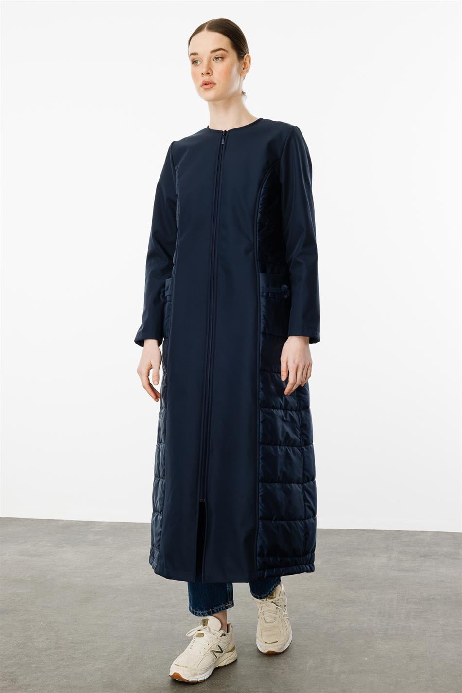 Leichter, bequemer, gesteppter, fleecegefütterter, körperbetonter, maßgeschneiderter Mantel/Jacke - Marineblau.