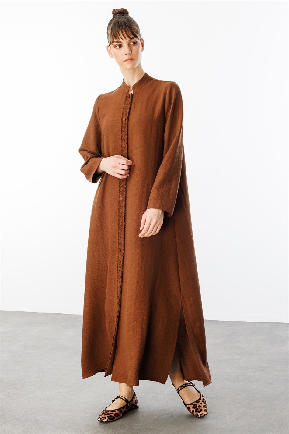 HM Cape/Abaya met geplooide details aan de voor- en achterkant, zijdezachte textuur, sportieve en tijdloze stijl - Bruin