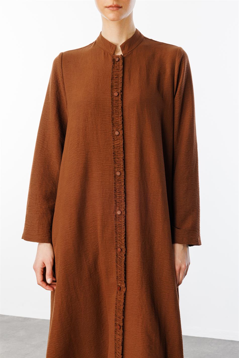 HM Cape/Abaya met geplooide details aan de voor- en achterkant, zijdezachte textuur, sportieve en tijdloze stijl - Bruin