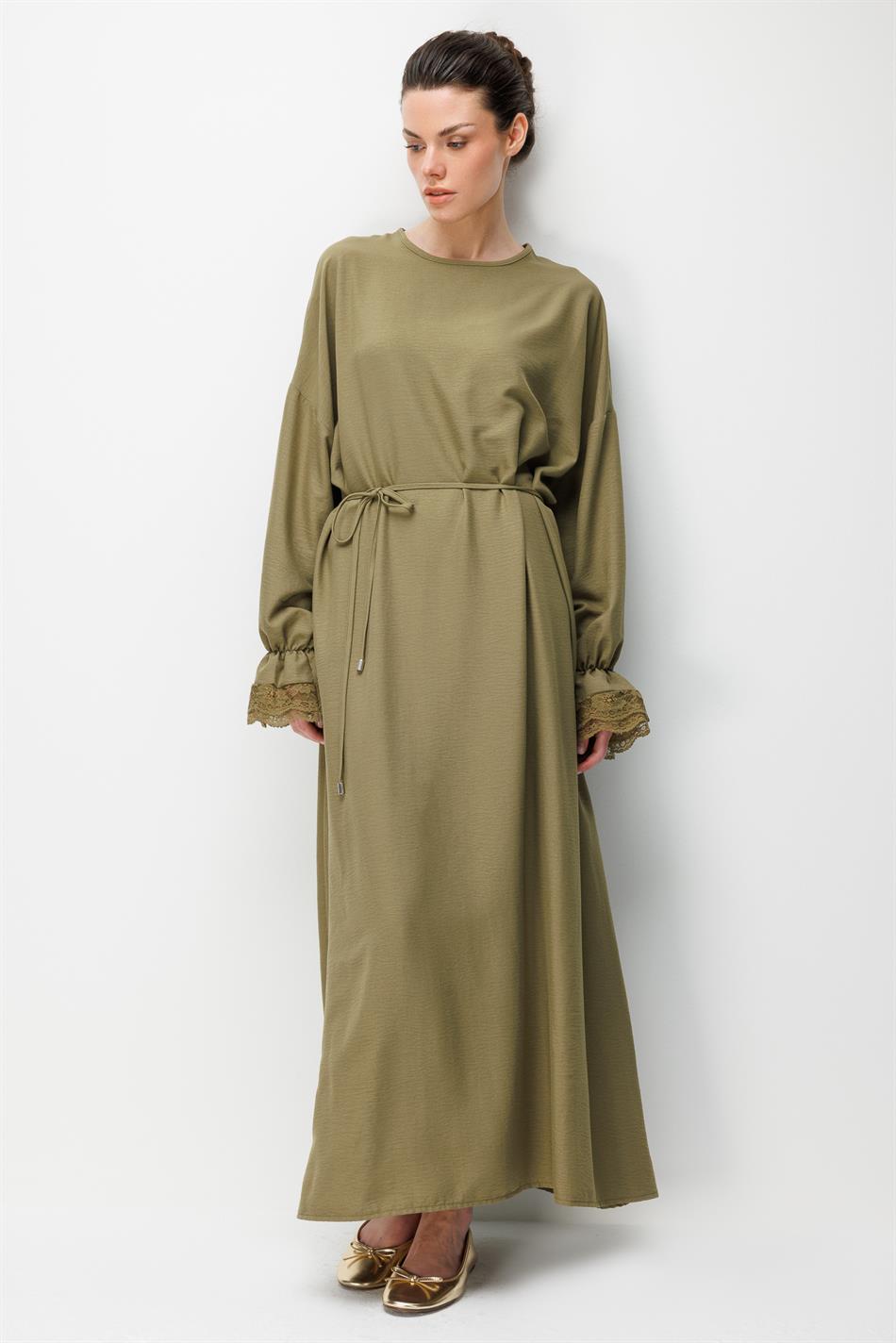 İpekçe Dantel Kol Detaylı Zamansız Elbise-Haki