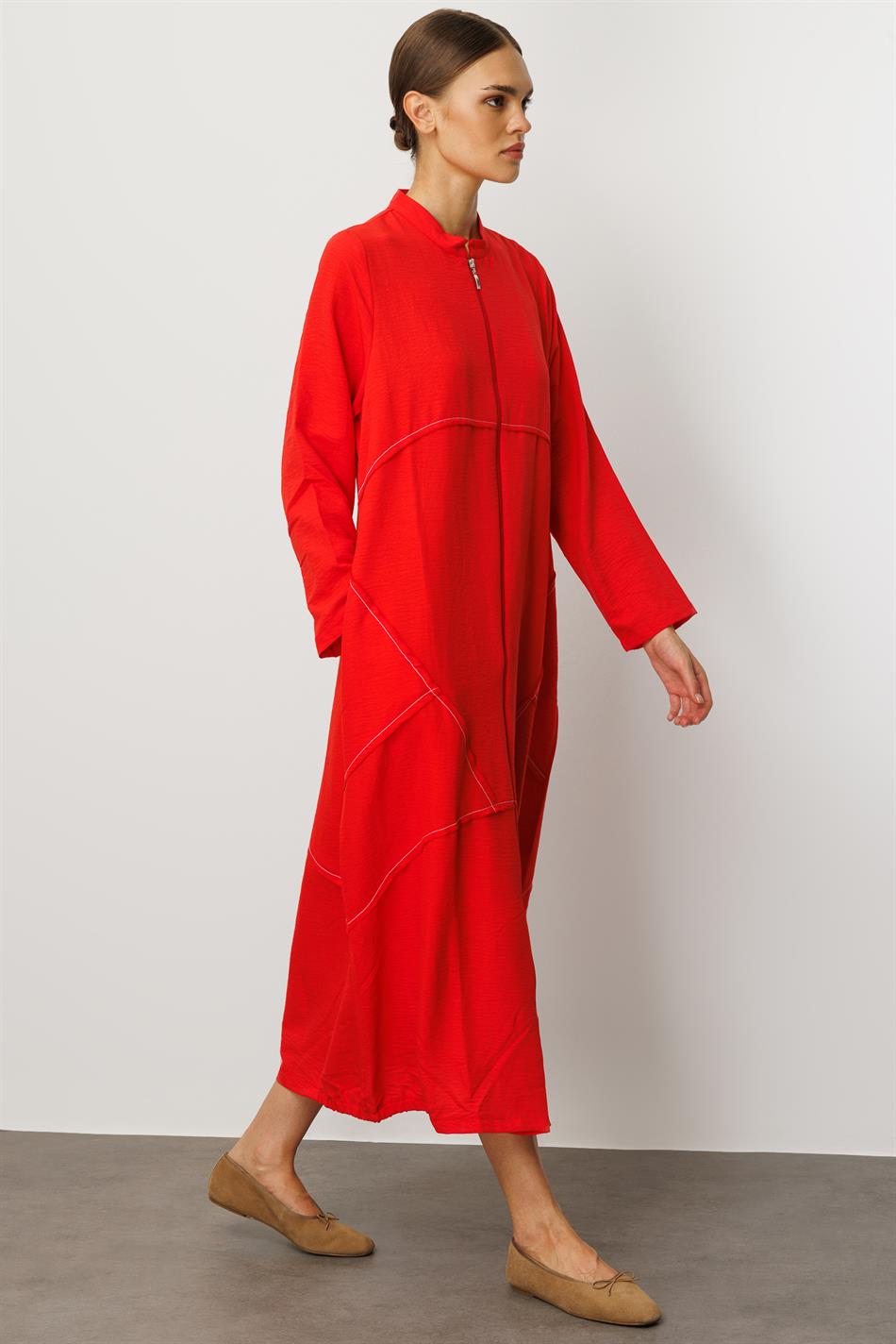 Leichter und atmungsaktiver Sportmantel/Abaya aus Seidenstoff - Koralle