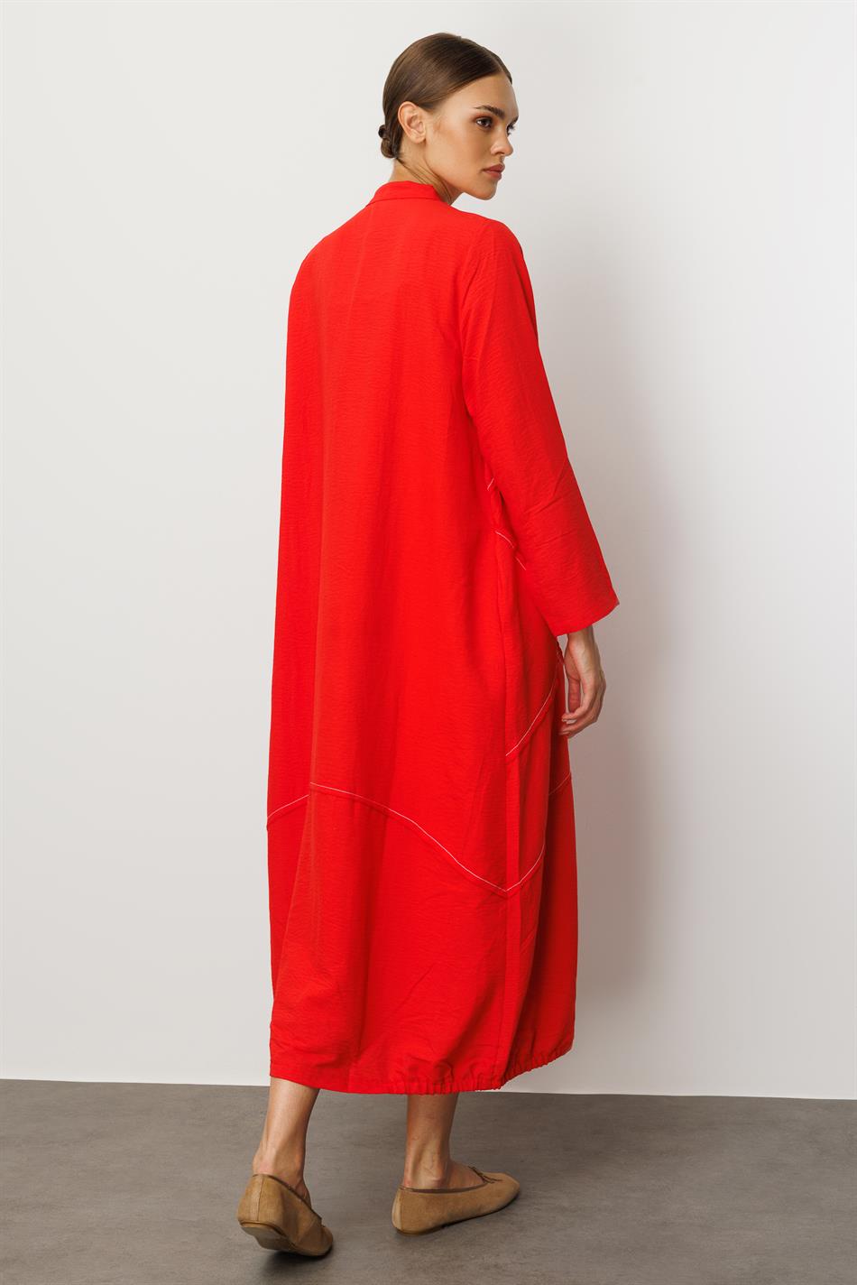 Leichter und atmungsaktiver Sportmantel/Abaya aus Seidenstoff - Koralle