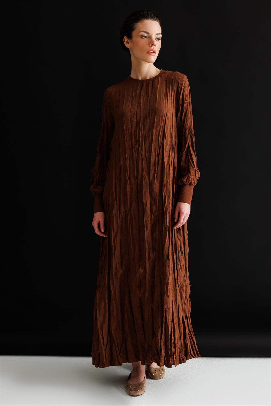 İpekche Soft Kraş Ribana Kol ve Yaka Detaylı Elbise-Kahve