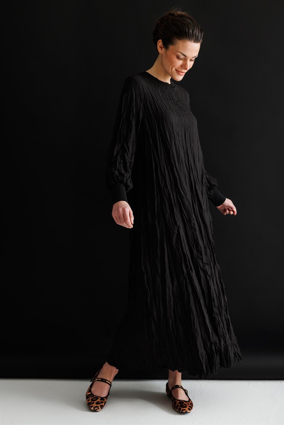 İpekche Soft Kraş Ribana Kol ve Yaka Detaylı Elbise-Siyah