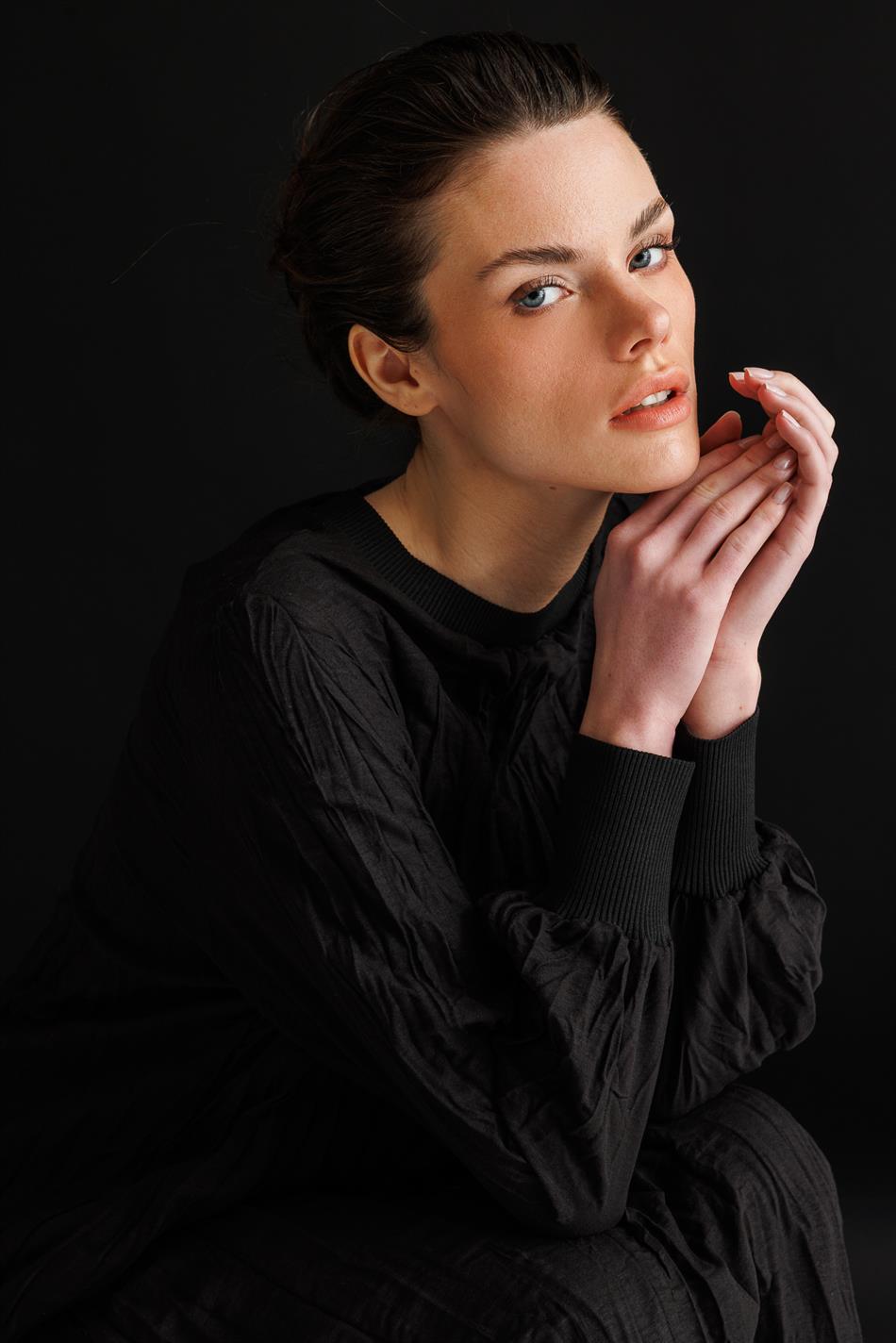 İpekche Soft Kraş Ribana Kol ve Yaka Detaylı Elbise-Siyah