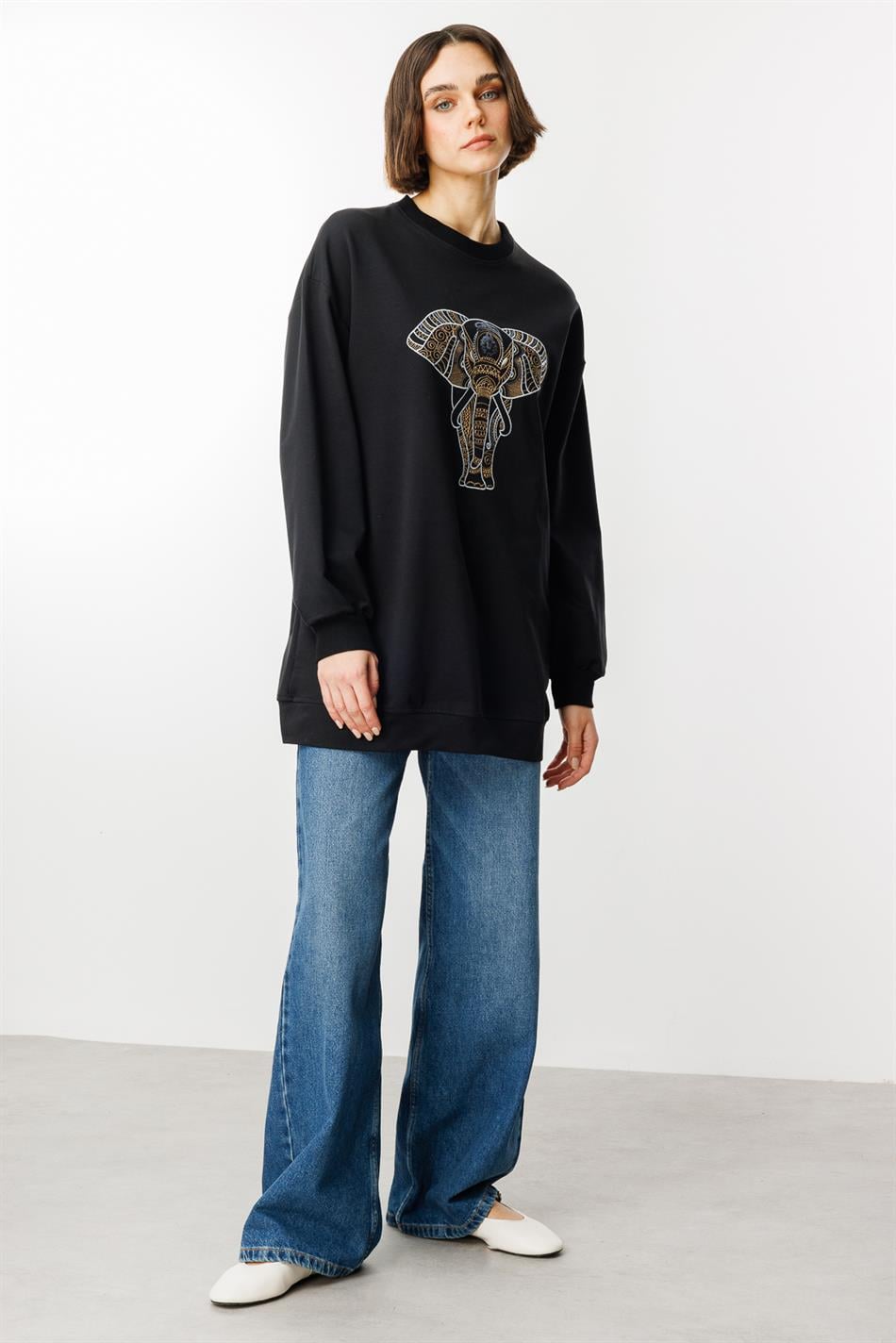 Embroidered Detail Top Sweatshirt - Black