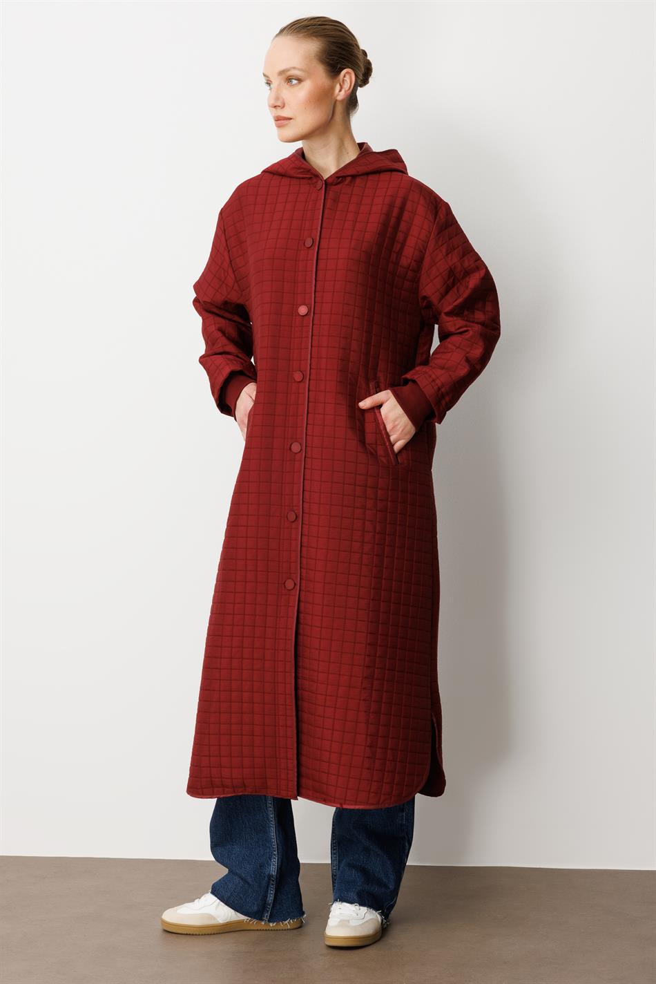 Saisonales, zeitloses Sport-Trenchcoat mit quadratischem Jacquard-Steppfutter – Burgunderrot