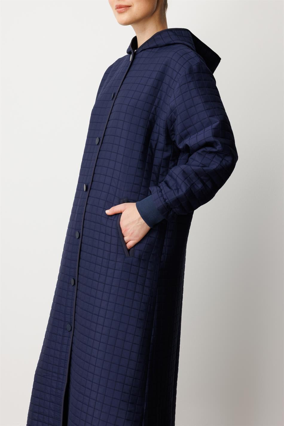 Klassischer Trenchcoat mit quadratischem Jacquard-Steppfutter, zeitlos, für jede Jahreszeit und jeden Anlass – Marineblau