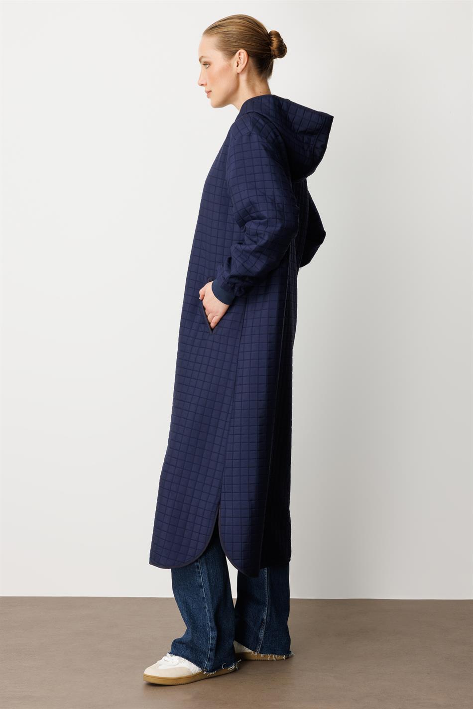 Klassischer Trenchcoat mit quadratischem Jacquard-Steppfutter, zeitlos, für jede Jahreszeit und jeden Anlass – Marineblau