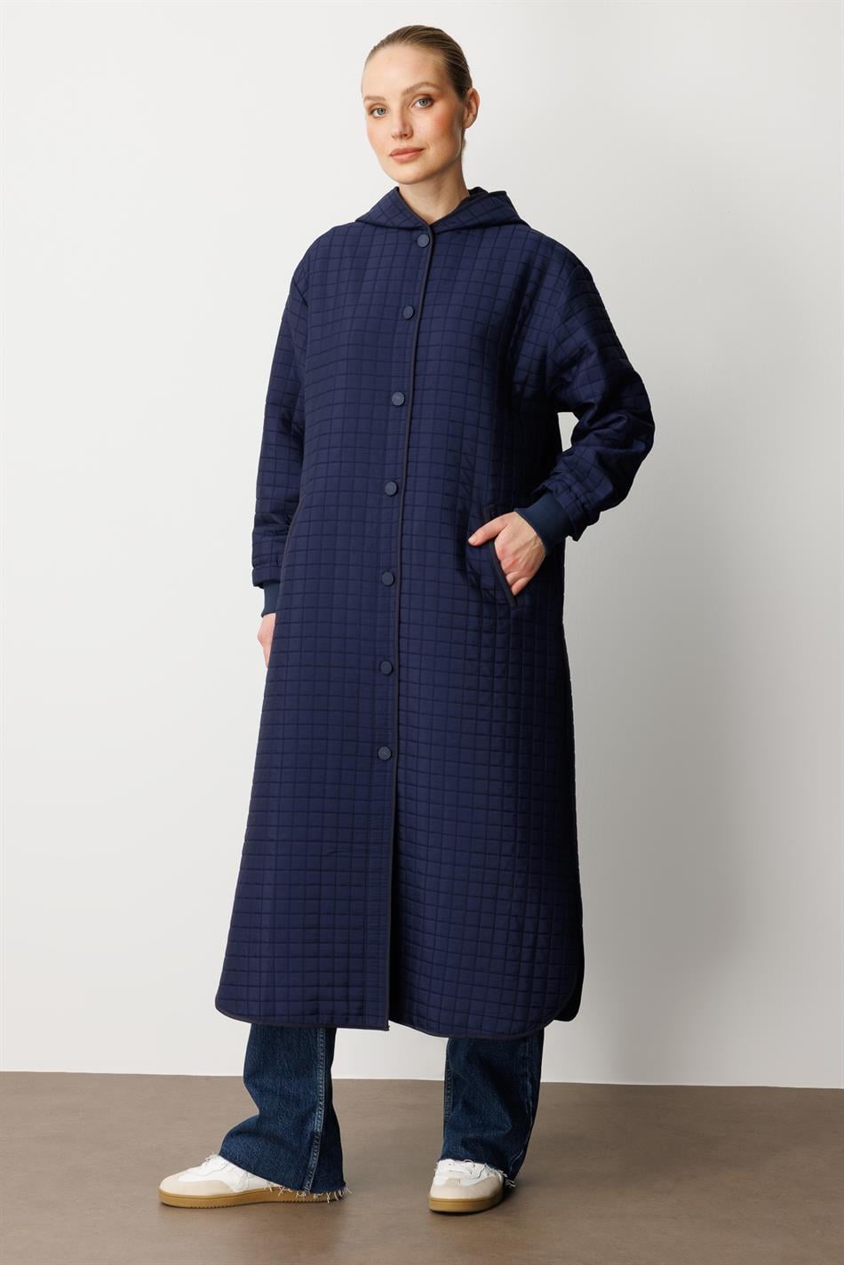 Klassischer Trenchcoat mit quadratischem Jacquard-Steppfutter, zeitlos, für jede Jahreszeit und jeden Anlass – Marineblau