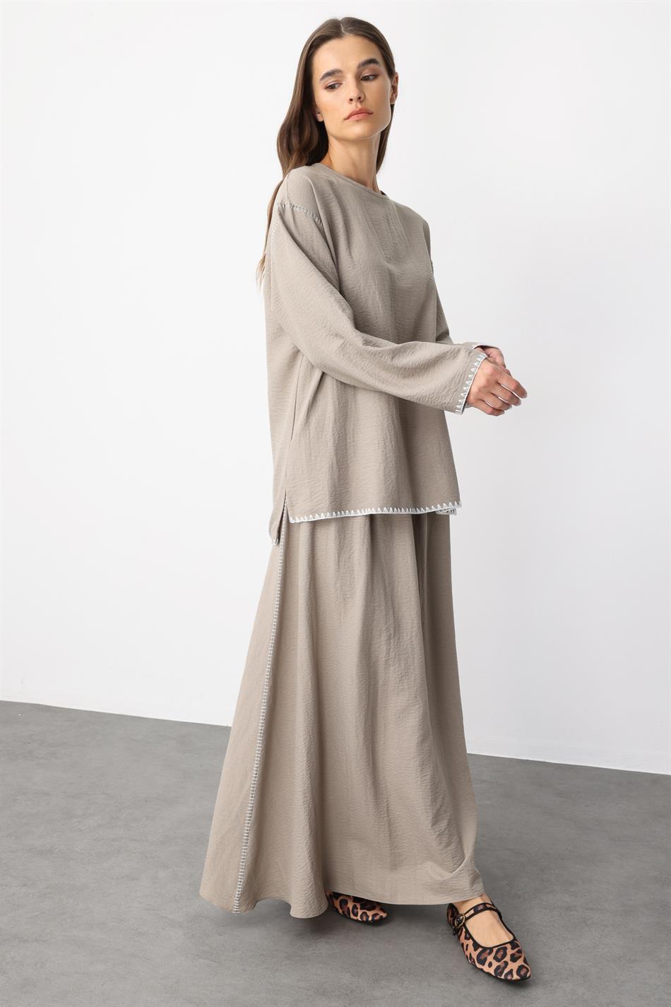 Kenar Nakış Detaylı İpekçe Doku Spor Etek Tunik Kombin Takım-Vizon