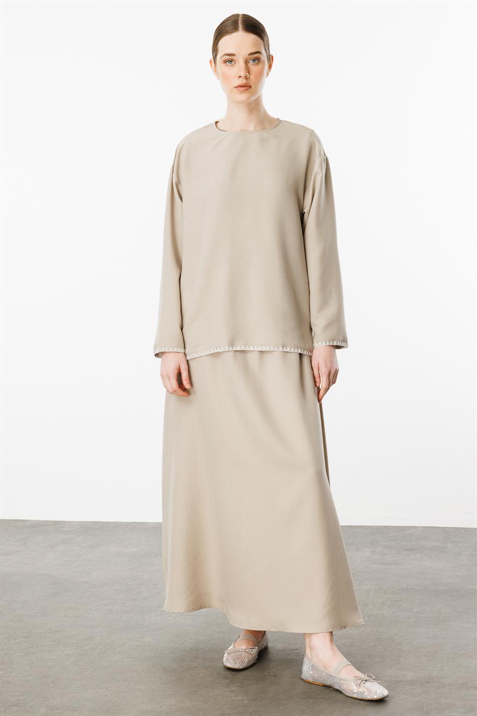 Zijdezachte sportrok en tuniekset met geborduurde randen - Steenkleur