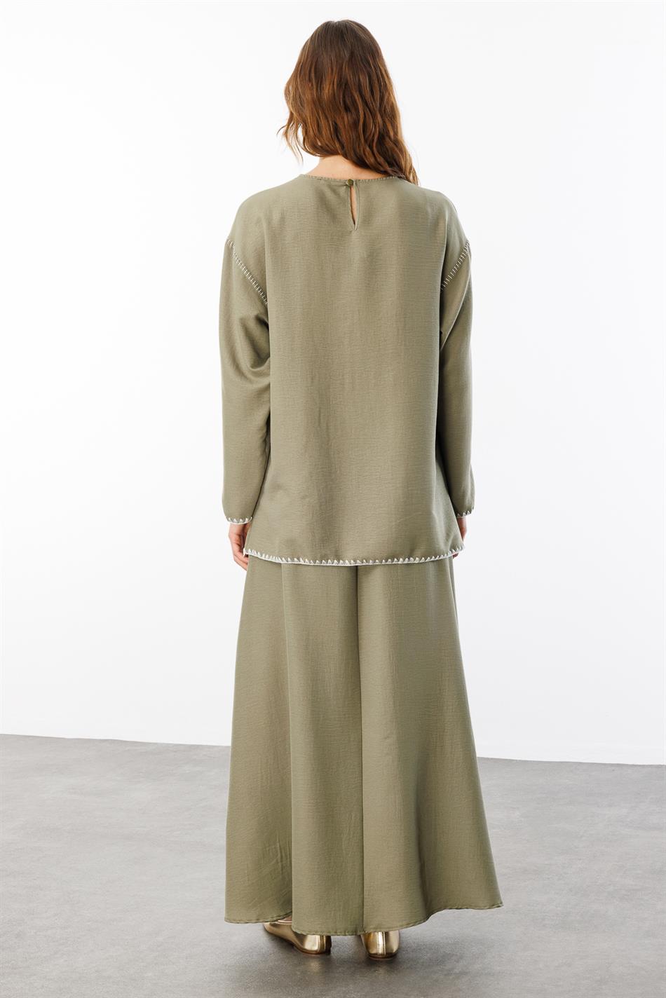 Zijdezachte sportrok en tuniekset met borduurdetails aan de rand - Khaki