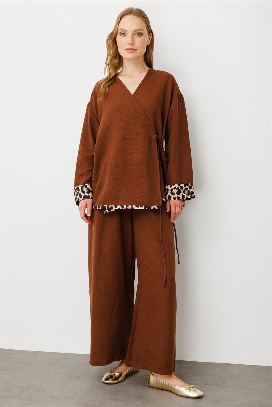 Kimono Kapama Leopar Detaylı Pantalon Kombinli Takım-Kahve