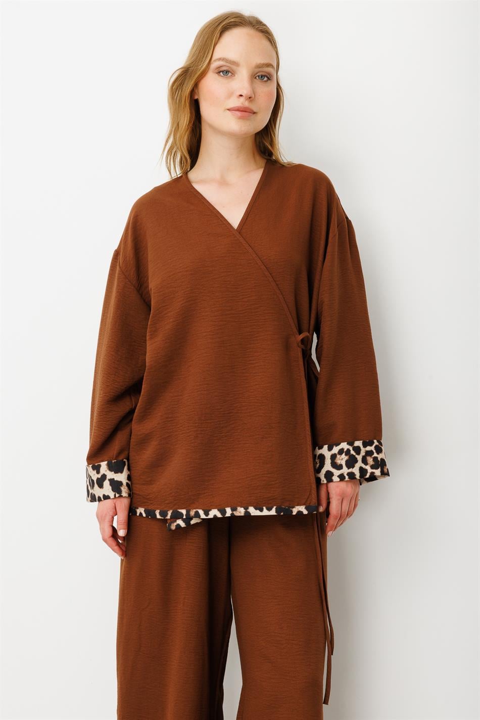 Kimono Kapama Leopar Detaylı Pantalon Kombinli Takım-Kahve