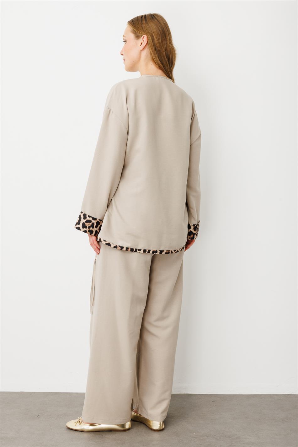 Kimono-sluiting met luipaardprint en bijpassende broek - Steenkleur